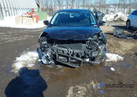 2014 Ford Focus Se z USA, uszkodzony, nr VIN 1FADP3F27EL141408